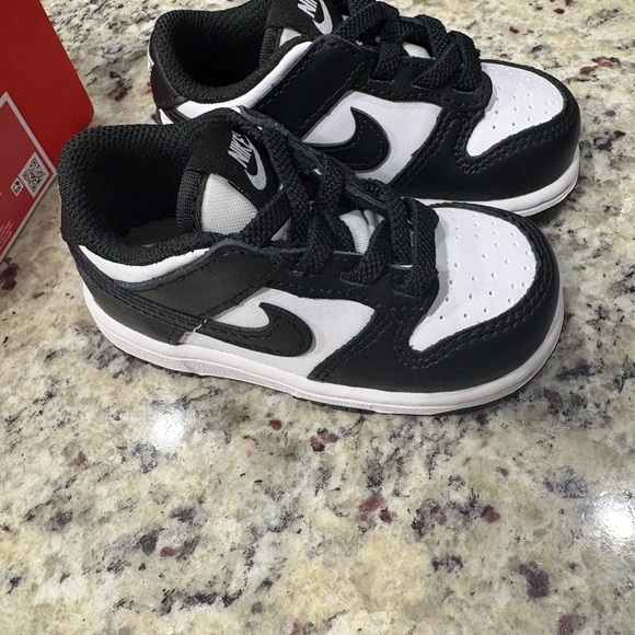 Nike Dunk Low (TDE) white/black 5c New in Box(No Lid) Stretch Laces - Picture 2 of 6